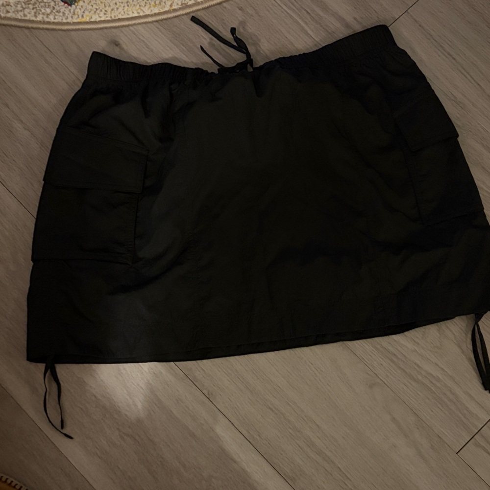 Lululemon Athletica Black Skirt with Drawstring